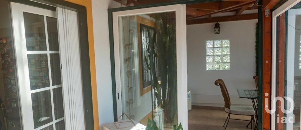 House T4 in Venda do Pinheiro e Santo Estêvão das Galés of 217 m²