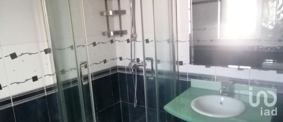 House T4 in Venda do Pinheiro e Santo Estêvão das Galés of 217 m²