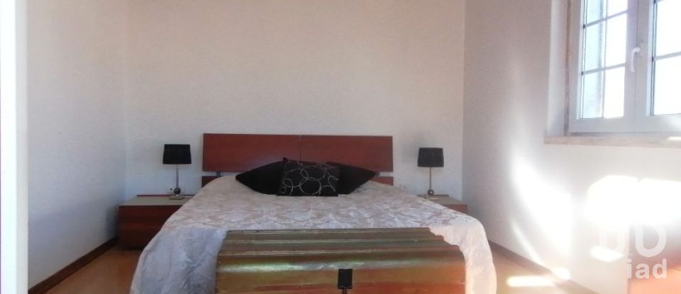 House T4 in Venda do Pinheiro e Santo Estêvão das Galés of 217 m²