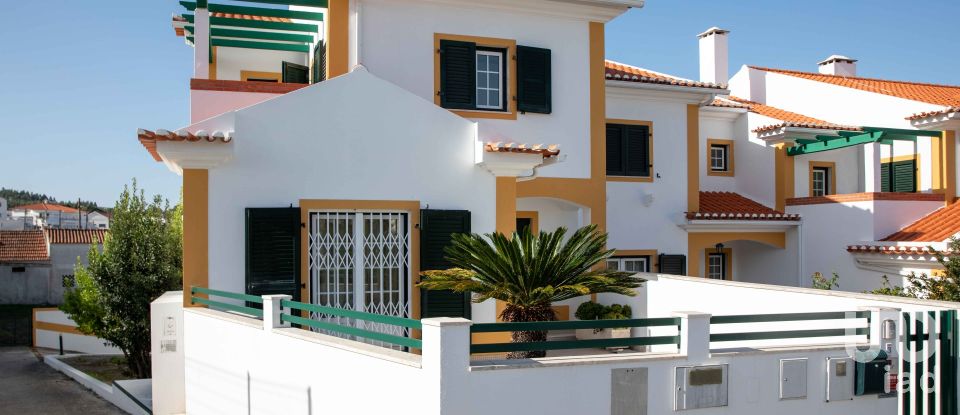 House T4 in Venda do Pinheiro e Santo Estêvão das Galés of 217 m²