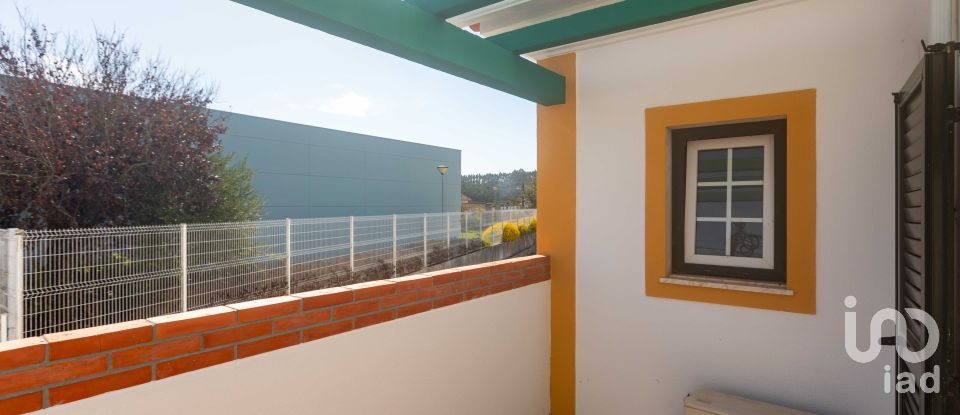 House T4 in Venda do Pinheiro e Santo Estêvão das Galés of 217 m²