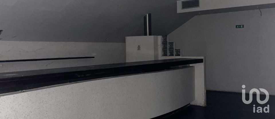 Boutique/Local commercial à Chafé de 565 m²