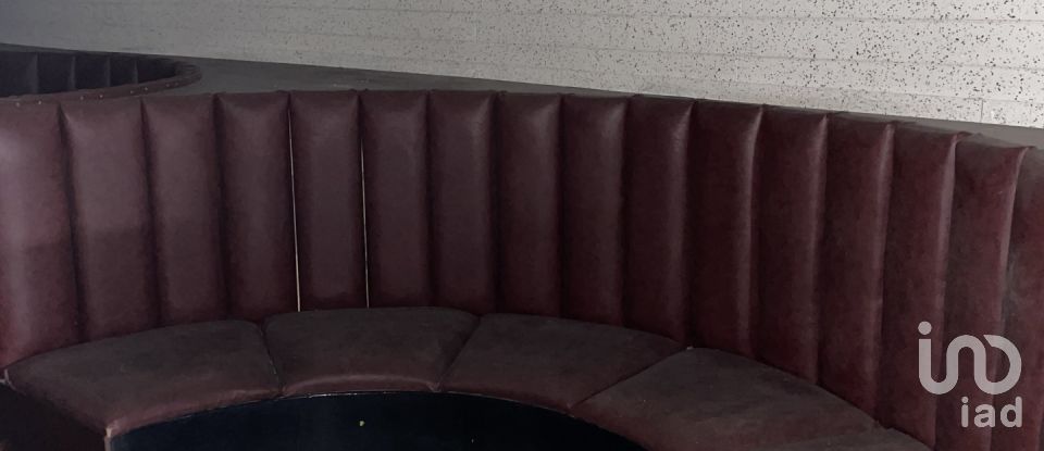 Boutique/Local commercial à Chafé de 565 m²