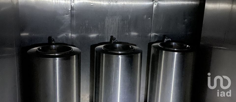 Boutique/Local commercial à Chafé de 565 m²