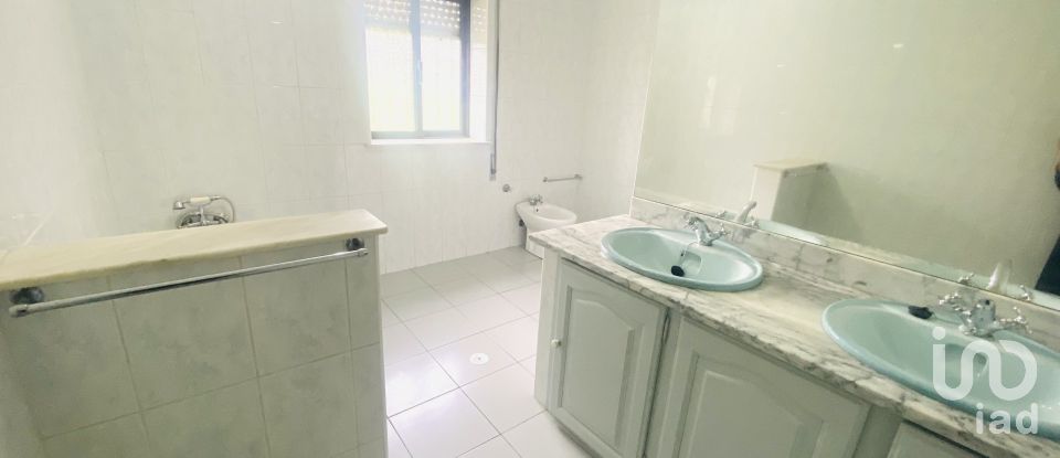 Traditional house T5 in Campos e Vila Meã of 183 m²