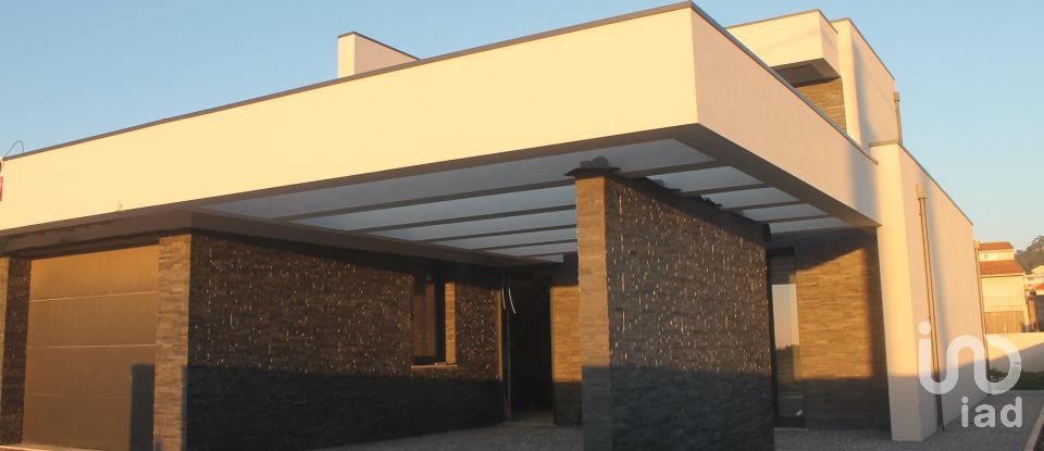 Maison T3 à Castelo do Neiva de 226 m²