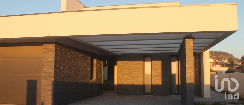 Maison T3 à Castelo do Neiva de 226 m²