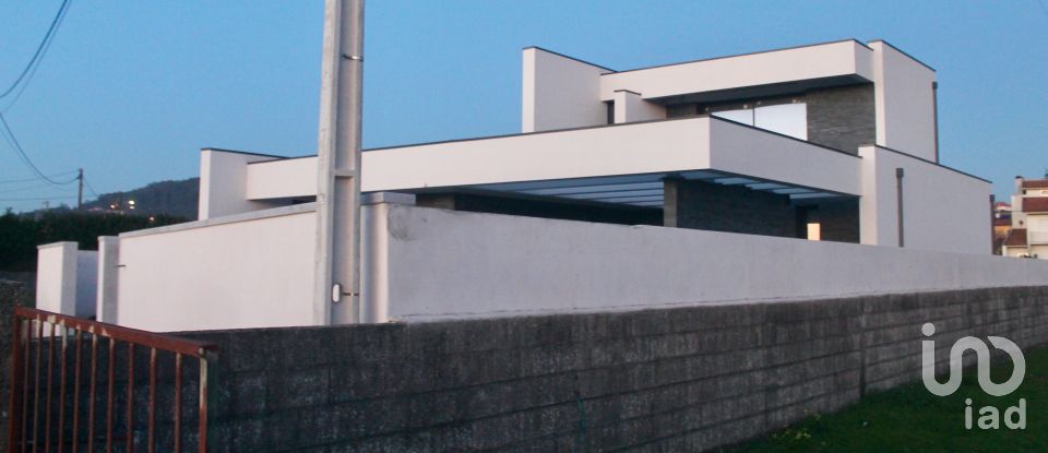 Maison T3 à Castelo do Neiva de 226 m²