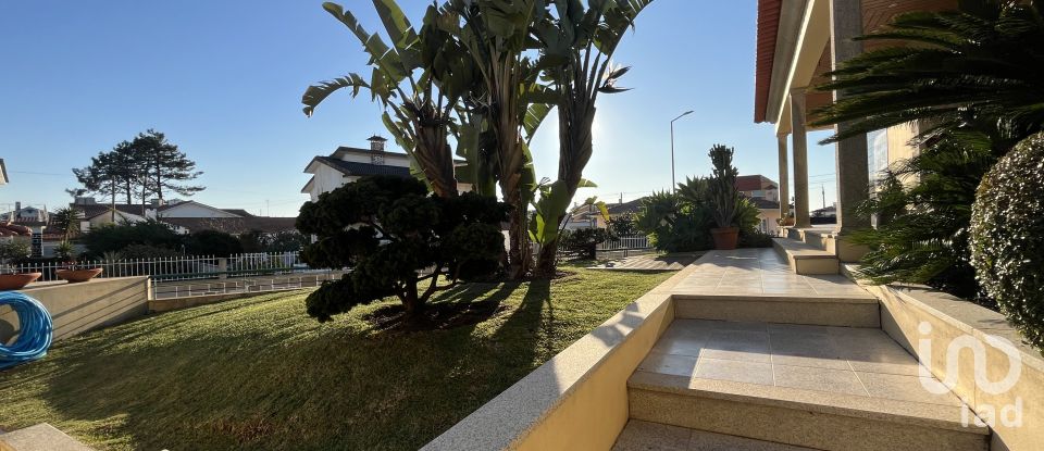 Maison T4 à Castelo do Neiva de 134 m²