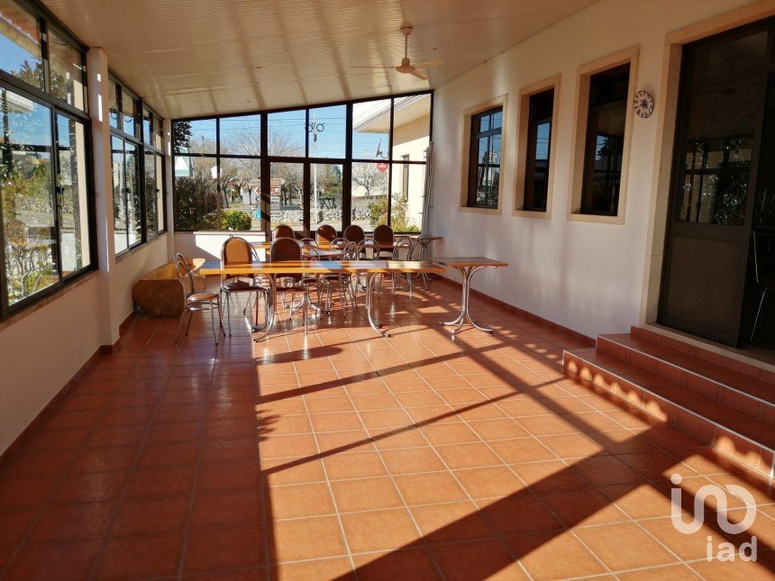 Boutique/Local commercial à Degracias e Pombalinho de 390 m²