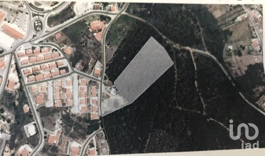 Loja / Estabelecimento Comercial em Castanheira de Pêra e Coentral de 458 m²