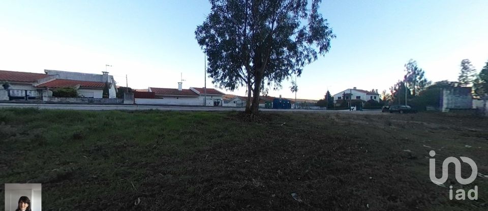 Loja / Estabelecimento Comercial em Castanheira de Pêra e Coentral de 458 m²