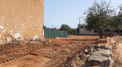 Terrain à Loulé (São Clemente) de 1 330 m²