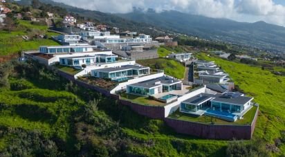 House T4 in Prazeres of 299 m²