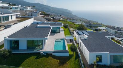 House T4 in Prazeres of 299 m²