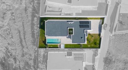 House T4 in Prazeres of 299 m²