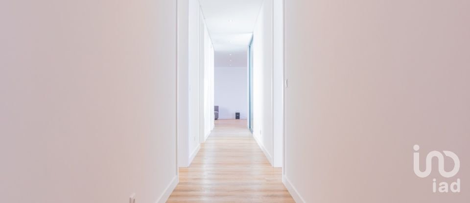 House T4 in Prazeres of 299 m²