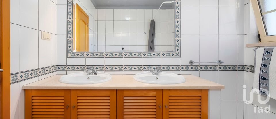 Moradia T3 em Albufeira e Olhos de Água de 310 m²