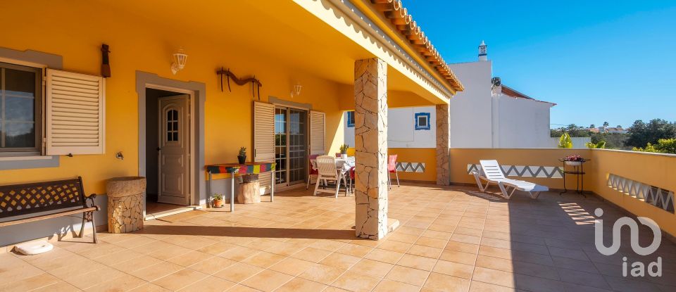 Moradia T3 em Albufeira e Olhos de Água de 310 m²