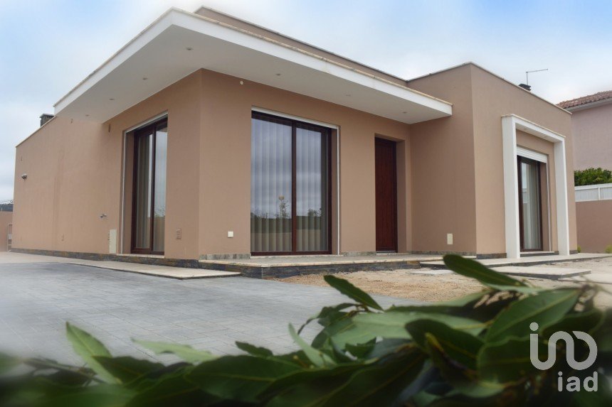 Gîte T3 à Tornada e Salir do Porto de 130 m²