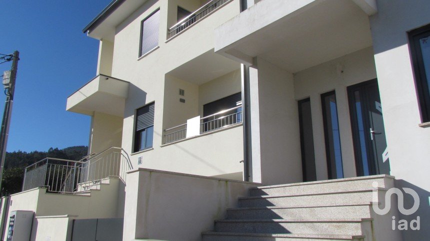 House T3 in Aguiã of 208 m²