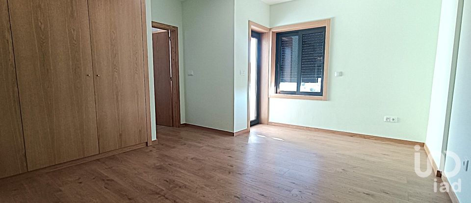 House T3 in Aguiã of 208 m²