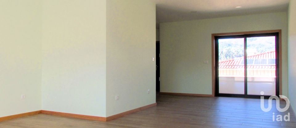 House T3 in Aguiã of 208 m²