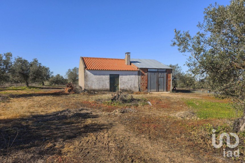 Terrain à Granja de 100 700 m²