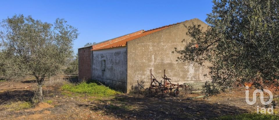 Terrain à Granja de 100 700 m²