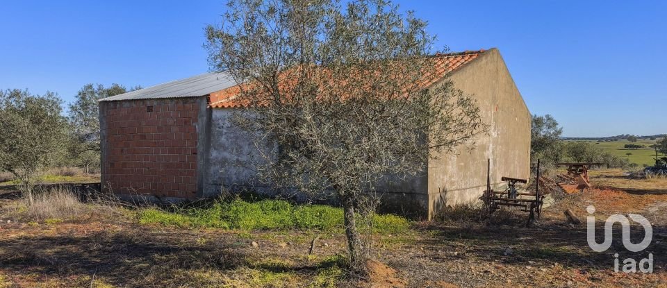 Terrain à Granja de 100 700 m²