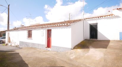 House T2 in São João dos Caldeireiros of 101 m²