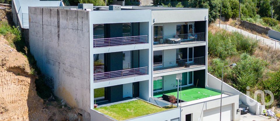 Maison T6 à Gondomar (São Cosme), Valbom e Jovim de 315 m²