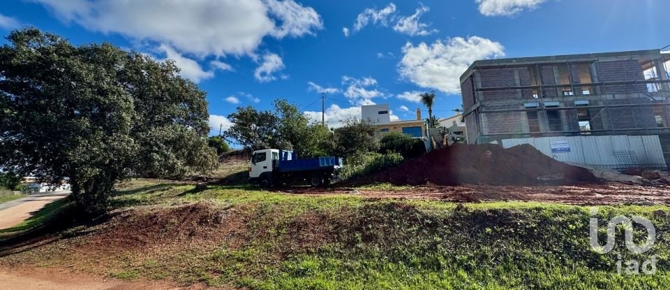 Maison T3 à Mexilhoeira Grande de 120 m²