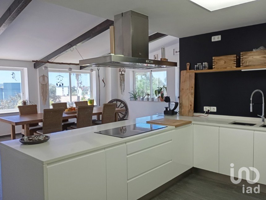 Mansion T3 in Mexilhoeira Grande of 315 m²