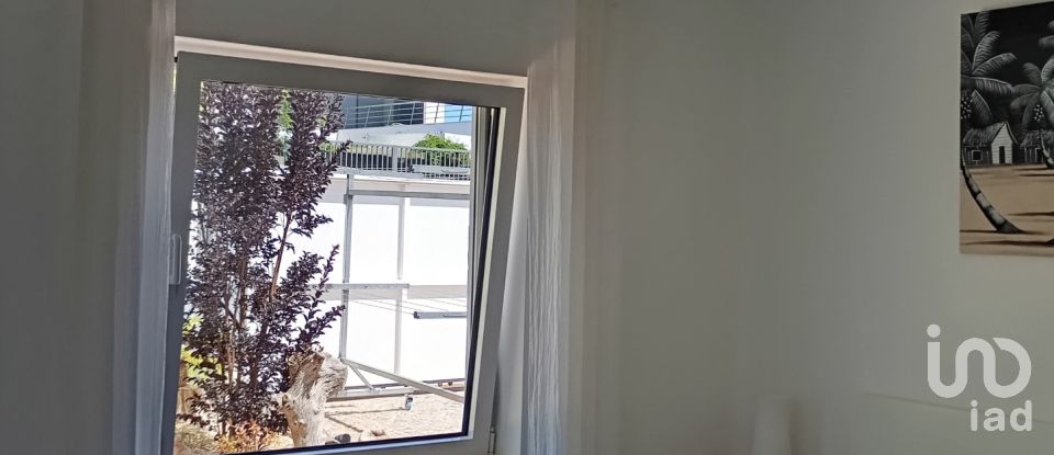 Mansion T3 in Mexilhoeira Grande of 315 m²