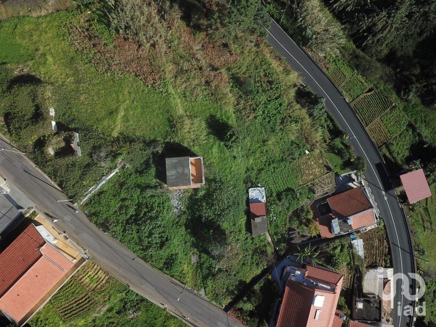 Building plot in Arco da Calheta of 867 m²