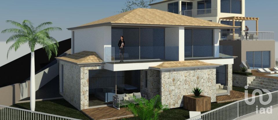 Building plot in Arco da Calheta of 867 m²