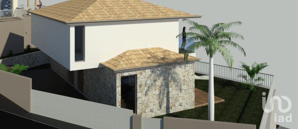 Building plot in Arco da Calheta of 867 m²