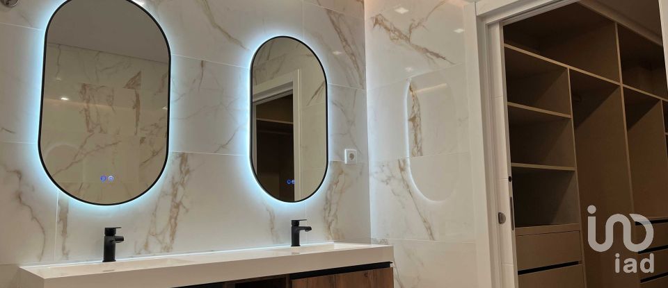 Casa T4 em Fernão Ferro de 220 m²