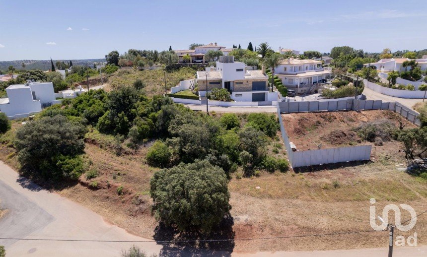 Moradia T0 em Mexilhoeira Grande de 255 m²