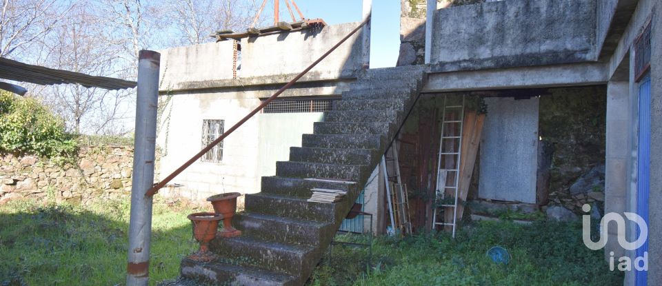 Maison de village T0 à Espinhal de 216 m²