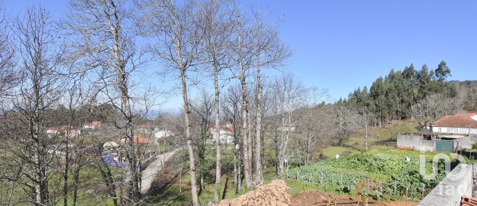 Maison de village T0 à Espinhal de 216 m²