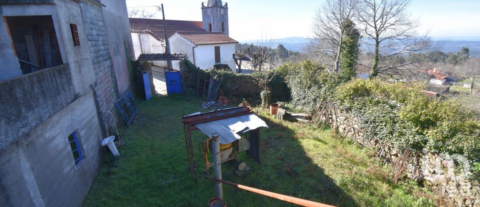 Maison de village T0 à Espinhal de 216 m²