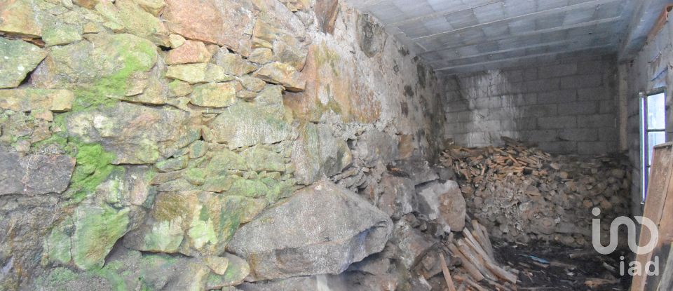 Maison de village T0 à Espinhal de 216 m²