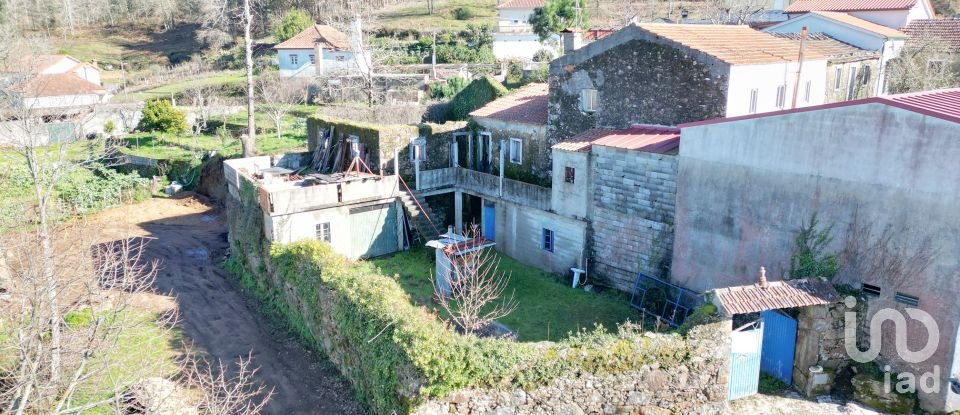 Maison de village T0 à Espinhal de 216 m²