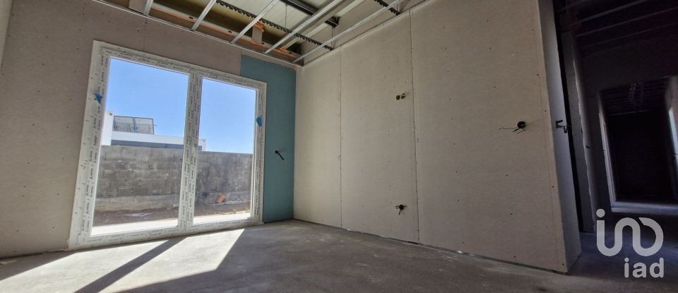 Moradia T3 em São Sebastião de 189 m²