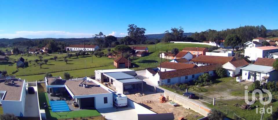 Moradia T3 em São Sebastião de 189 m²