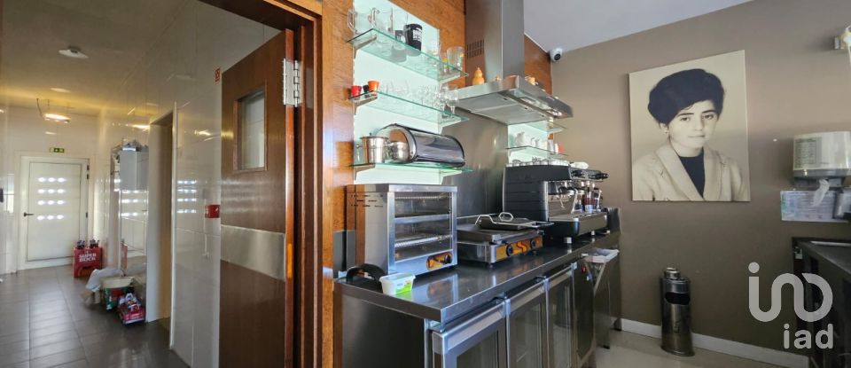 Boutique/Local commercial à Pardilhó de 203 m²