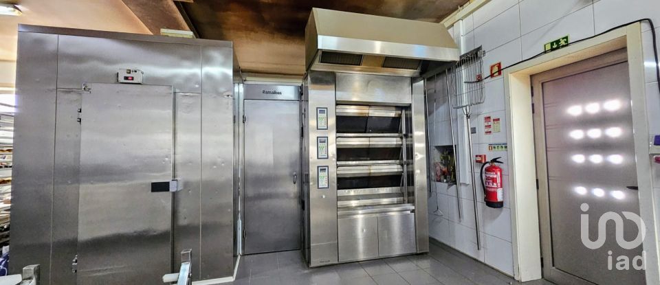 Boutique/Local commercial à Pardilhó de 203 m²