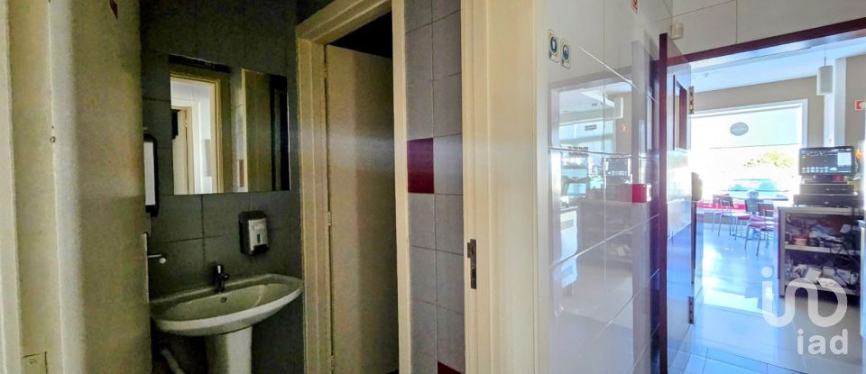 Boutique/Local commercial à Pardilhó de 203 m²